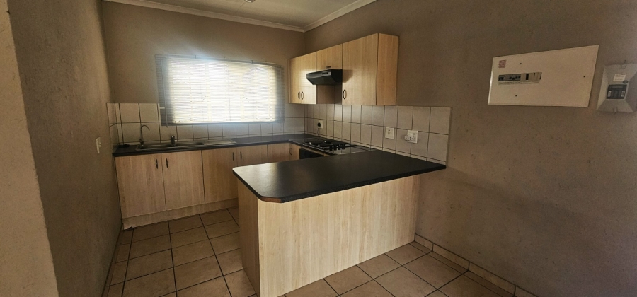 To Let 2 Bedroom Property for Rent in Waterval East North West